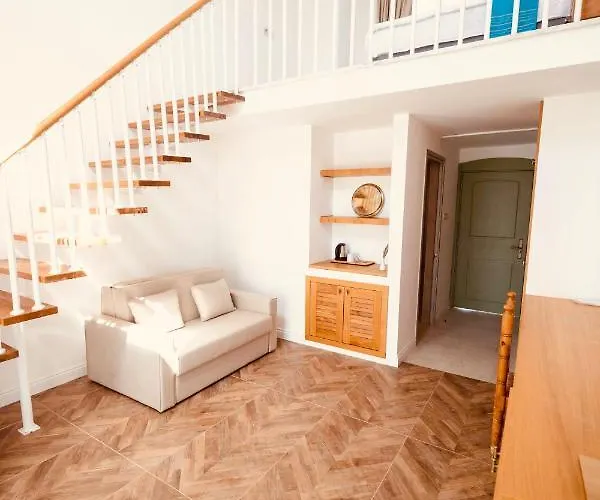 Palmonte & Karavas (Northern Cyprus)