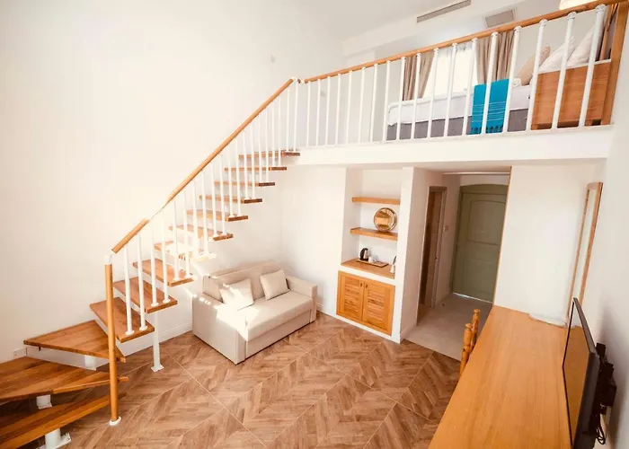 Palmonte & ホテル Karavas